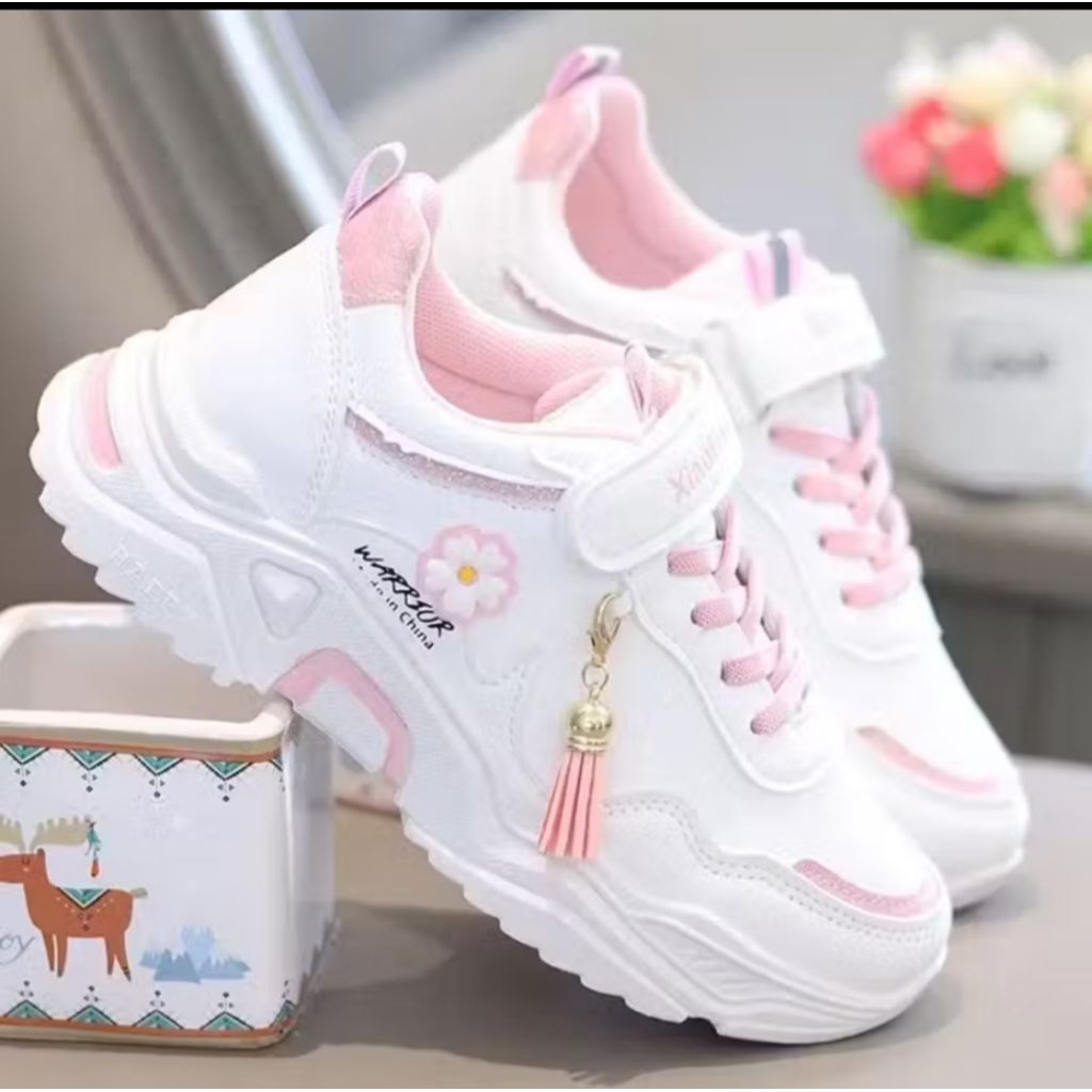 sepatu anak anak  TK SD warior perempuan