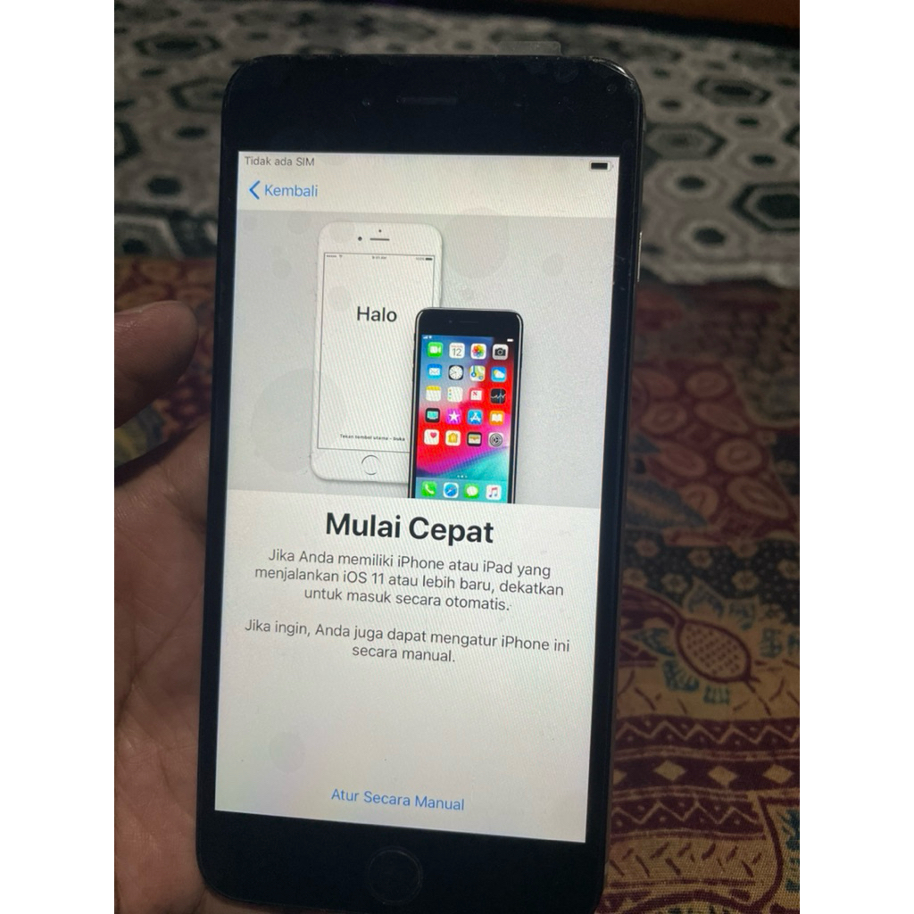 Iphone 6 plus 64gb minus terkunci icloud di mode hello. jual unit utuh