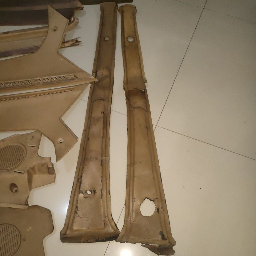 Pilar B Corolla DX 1980 / 1981