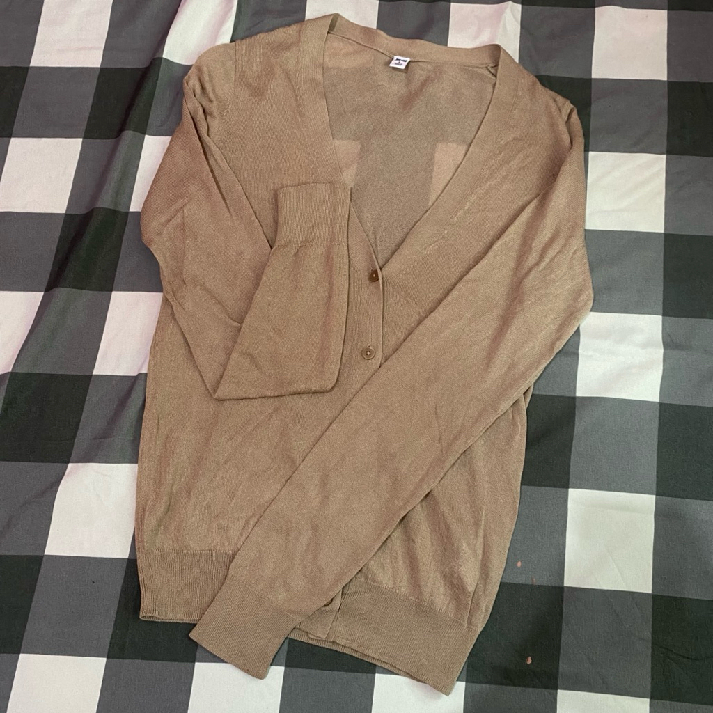 preloved cardigan v neck uniqlo