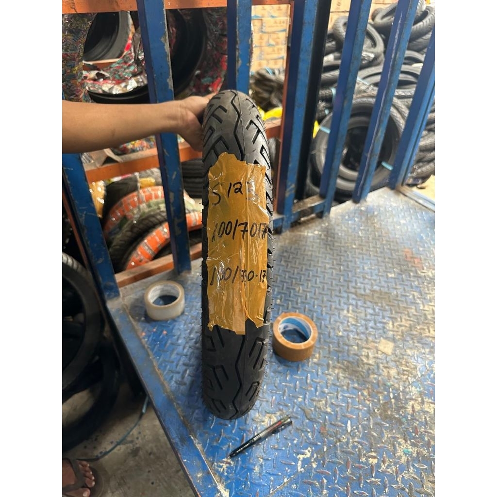 BAN LUAR CORSA 100/70-17 TUBELESS S-123