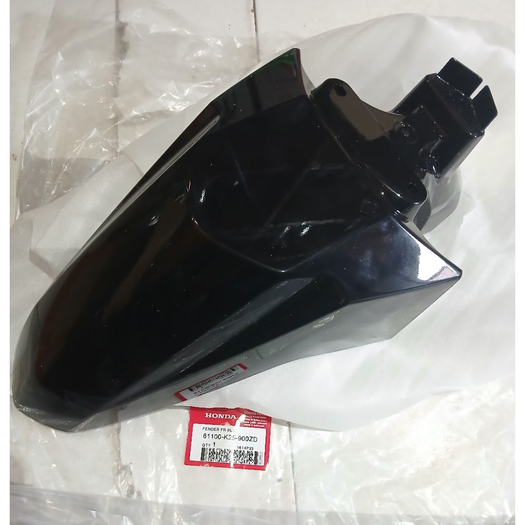 61100 K25 900ZD SPAKBOR DEPAN BEAT Fi HITAM 2012-2016 ORIGINAL AHM