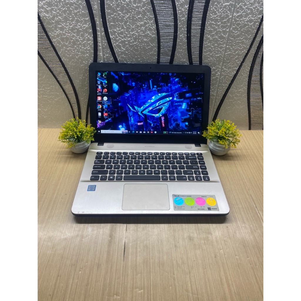 asus core i3 layar 14 fungsi all normal  TYPE : Asus x441ua