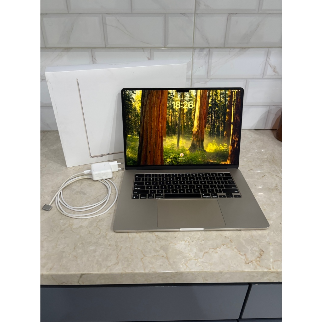 Apple Macbook Air M2 15 inch RAM 8GB SSD 512GB - Bekas