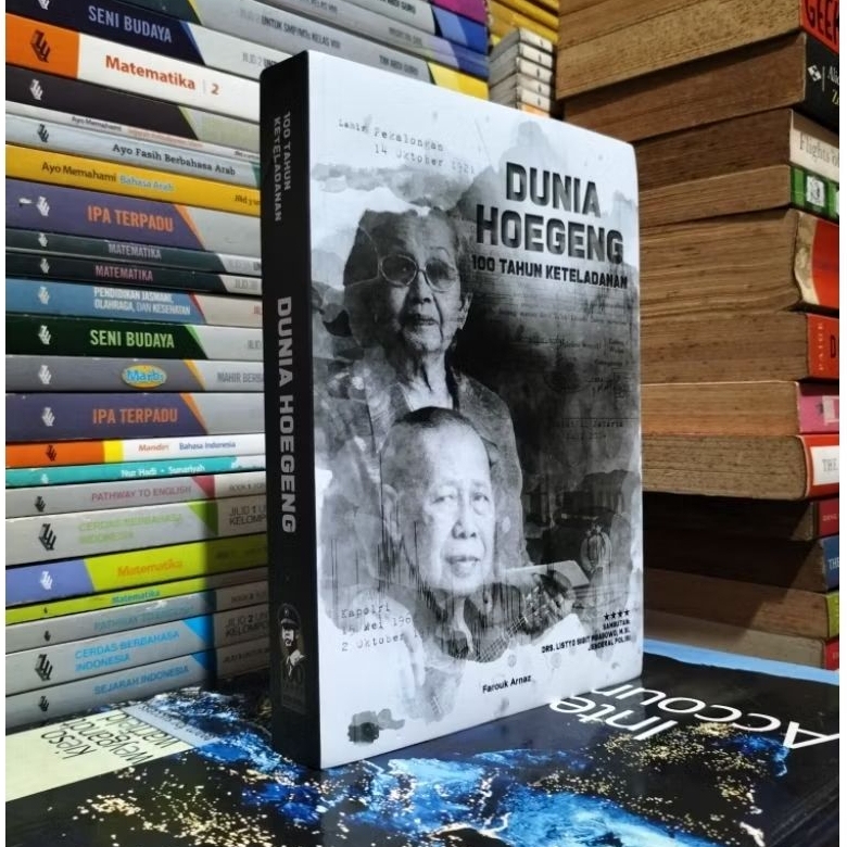ORIGINAL DUNIA HOEGENG 100 TAHUN KETELADANAN