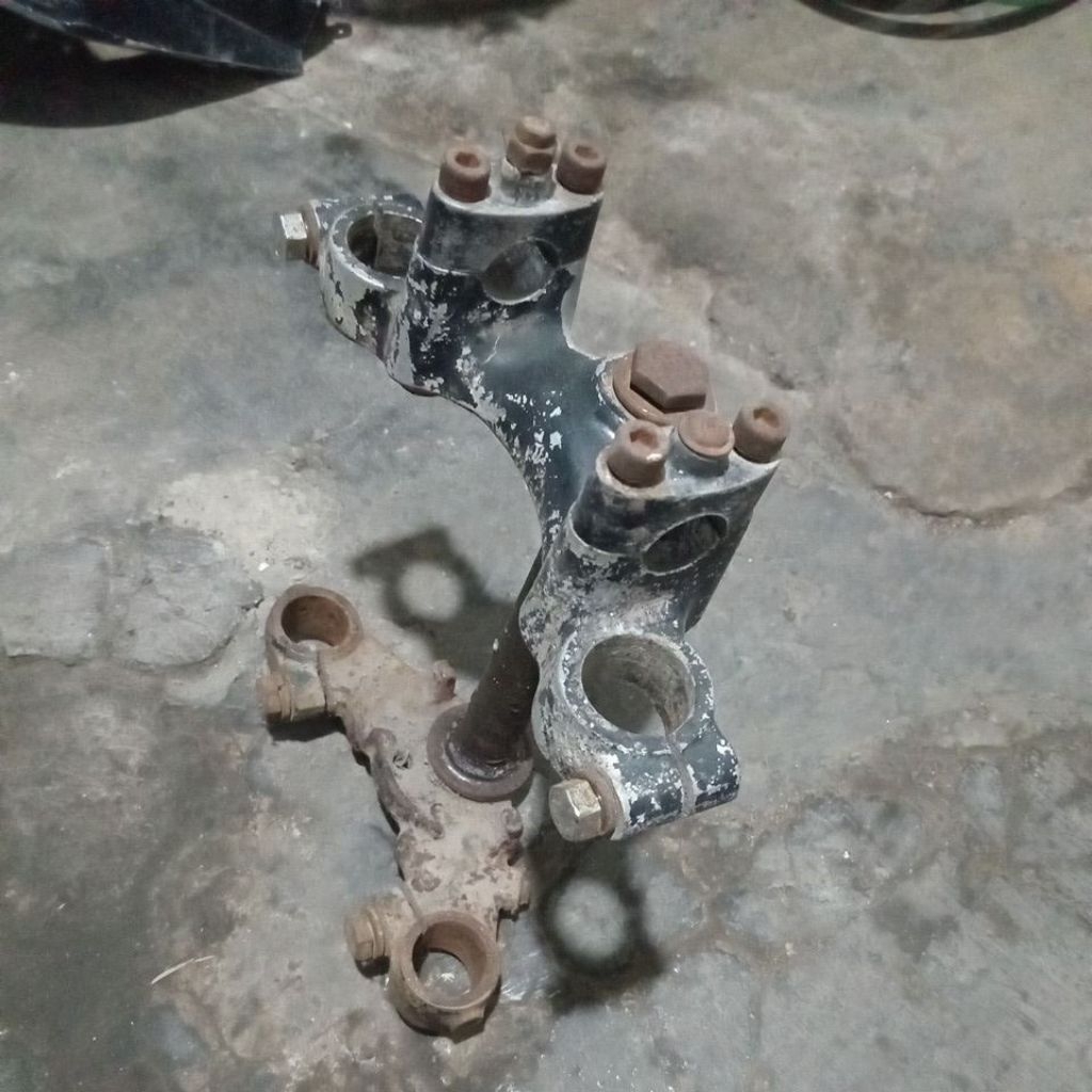 segitiga T suzuki TRS original