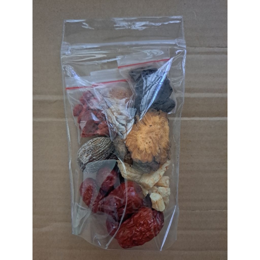 Si but soup ( Chicken herbal soup)