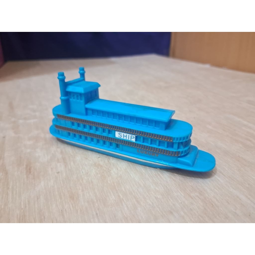 Mainan Miniatur Kapal Pesiar Kapal Perahu Biru Jadul Bahan Plastik Diecast Perahu Boat Kapal Vintage