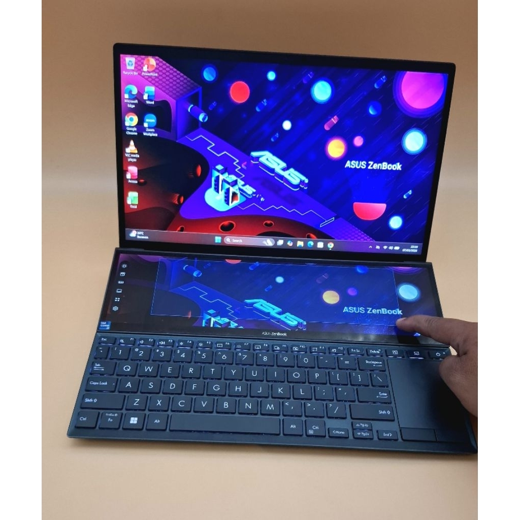 Laptop Asus Zenbook Duo UX482EGR Core i7 Gen 11 Tripel VGA Nvidia MX450 Ram 16 SSD 512 Touchscreen ,