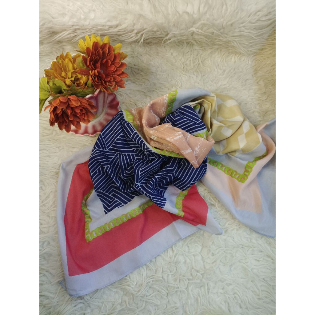 kerudung segi empat abstrak warna warni second