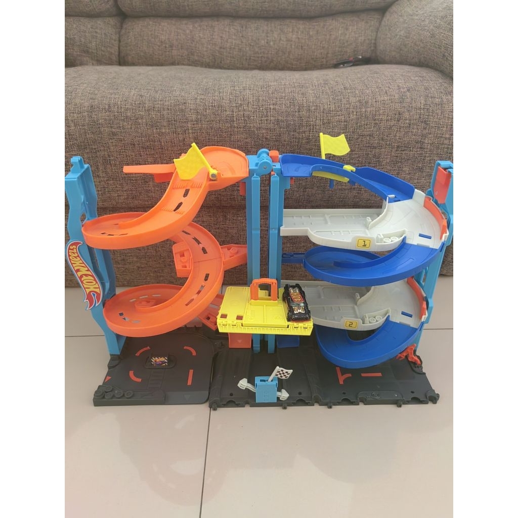 Preloved hotwheels track 2in1