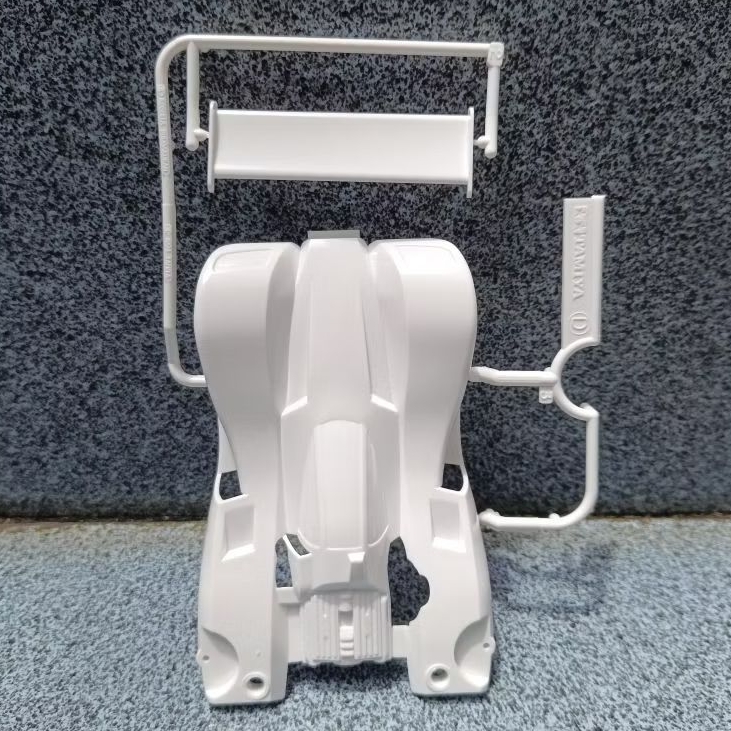 Tamiya Body/Kap Magnum Saber (S2 Chassis) loose kit - minus roller