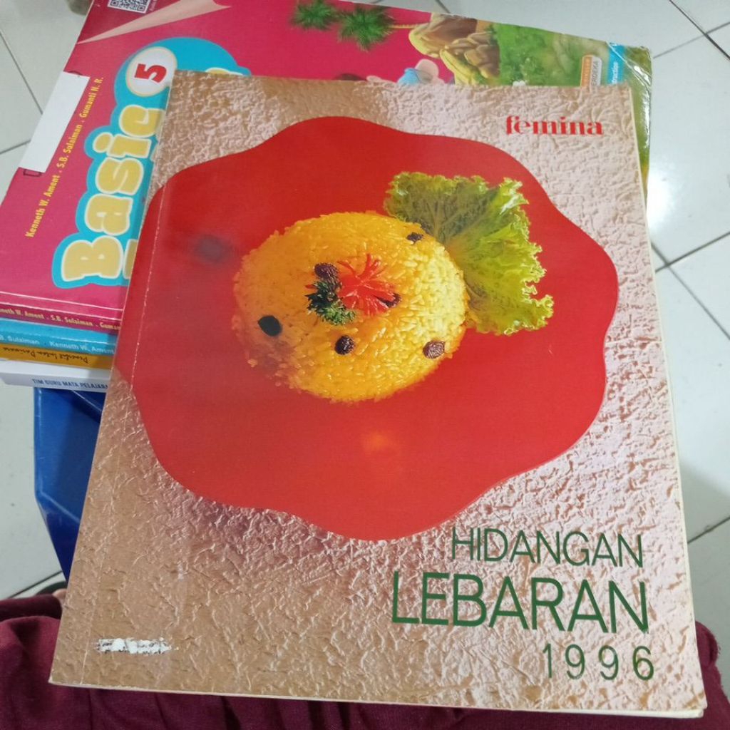 FEMINA HIDANGAN LEBARAN 1996 BUKU BEKAS