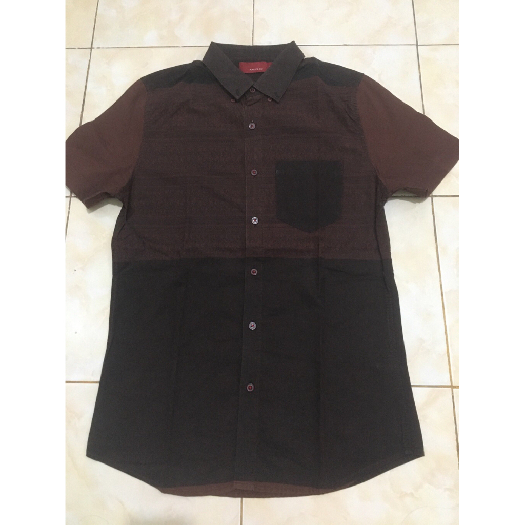 Kemeja Pria Brand Moc
