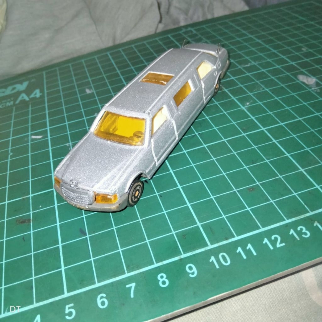 majorette mercedes limousine jadul.kondisi bekas/ 2nd
