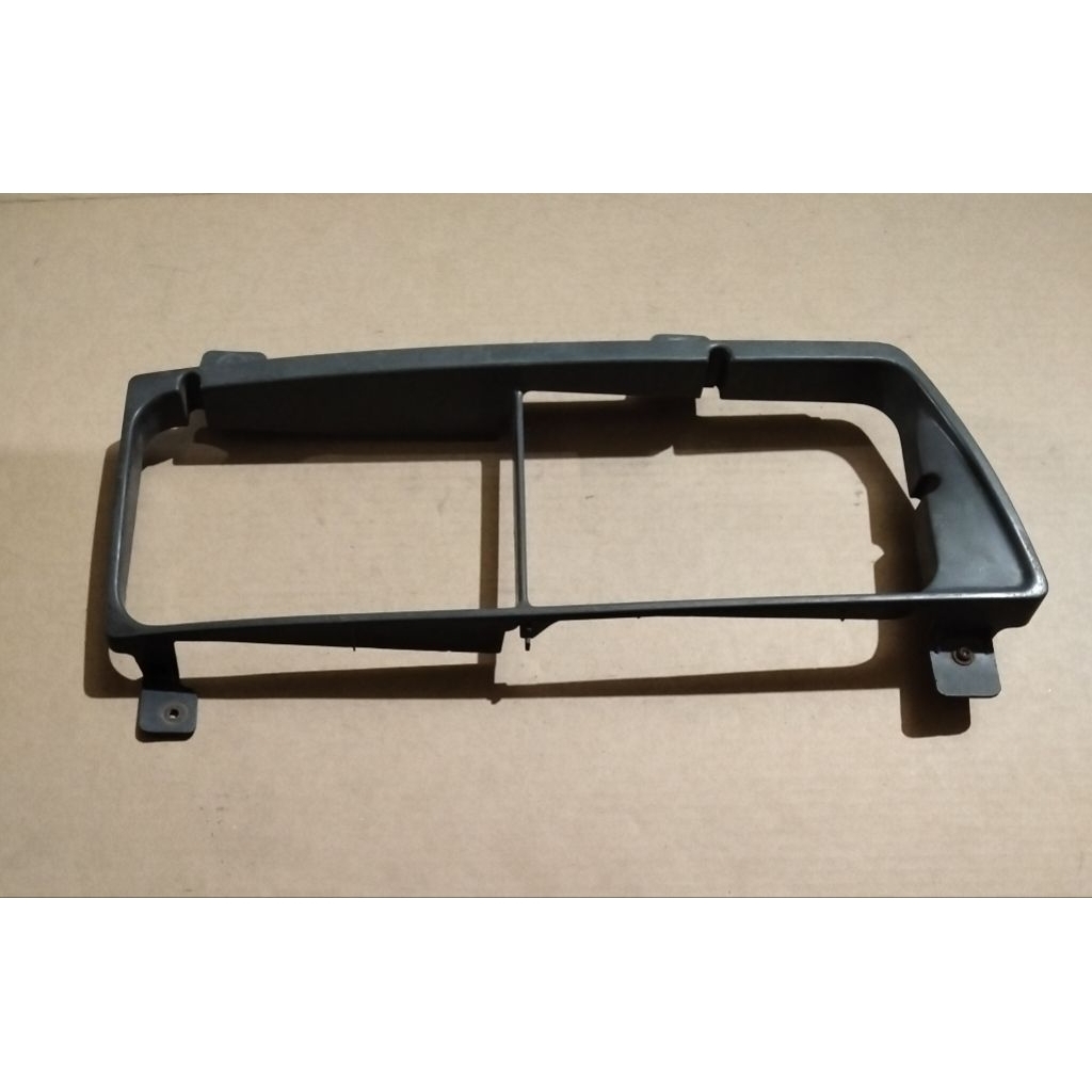 Ring Lampu Depan Isuzu Elf Lama Original KANAN