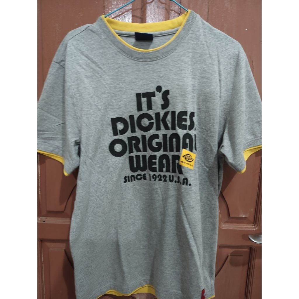 kaos dickies original preloved second istimewa tulisan timbul.