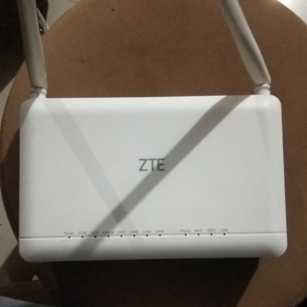 modem zte f670l +adaptor ori