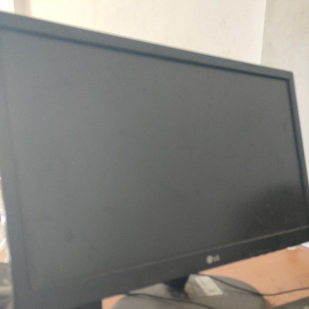 Monitor bekas merk (LG)