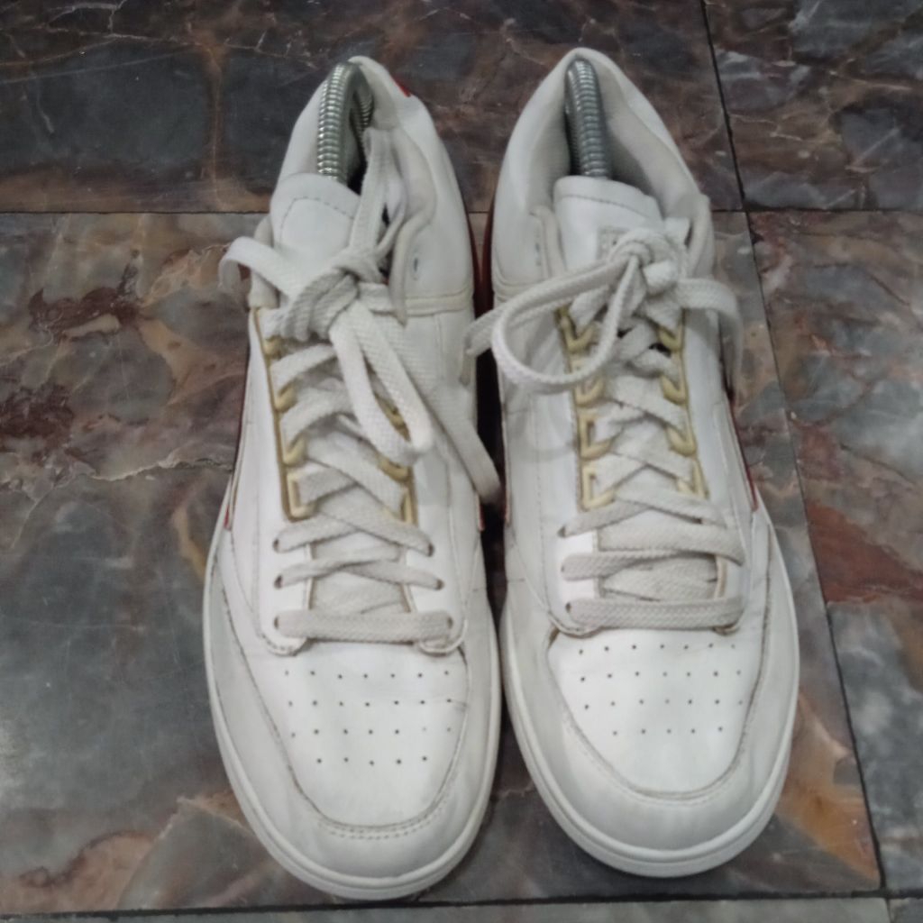 sepatu wanita sneakers second brad