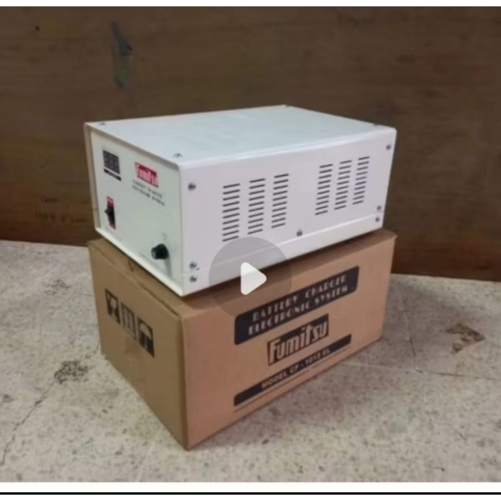 FUMITSU CF 1012 EL FULL AUTOMATIC BATTERY CHARGER 12V