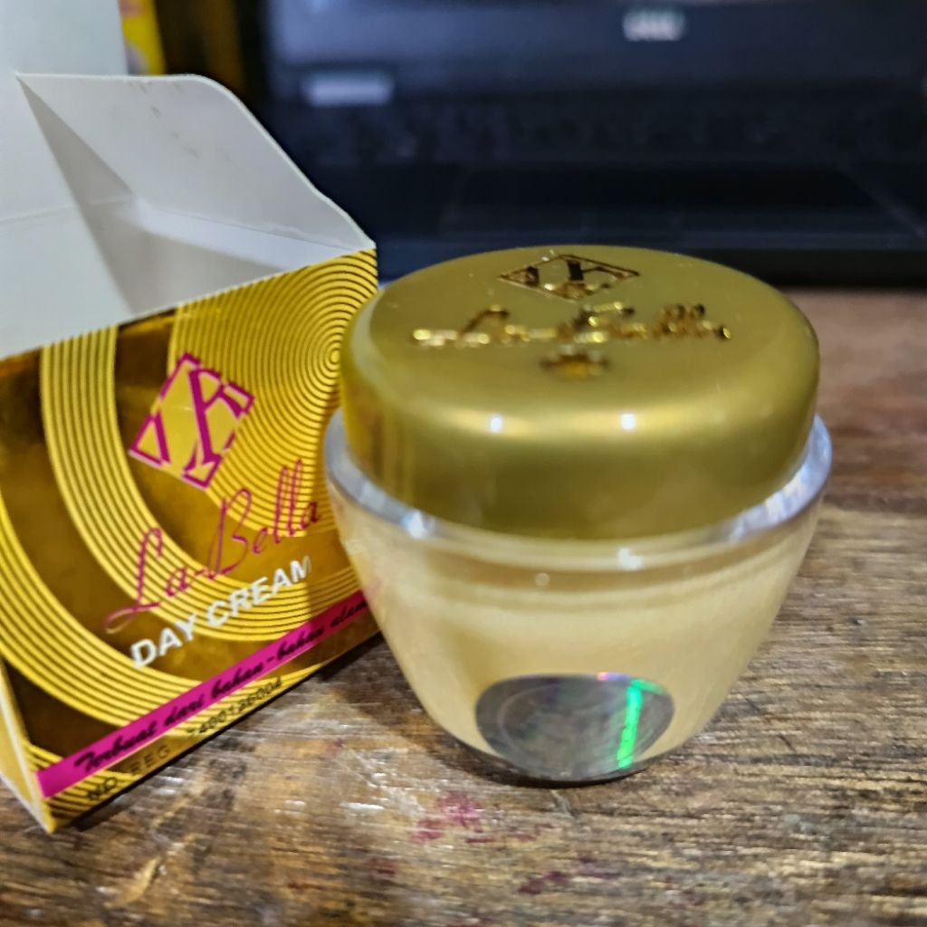 Ecer Cream Labella siang/malam Original_Wajah Bersih Lembab