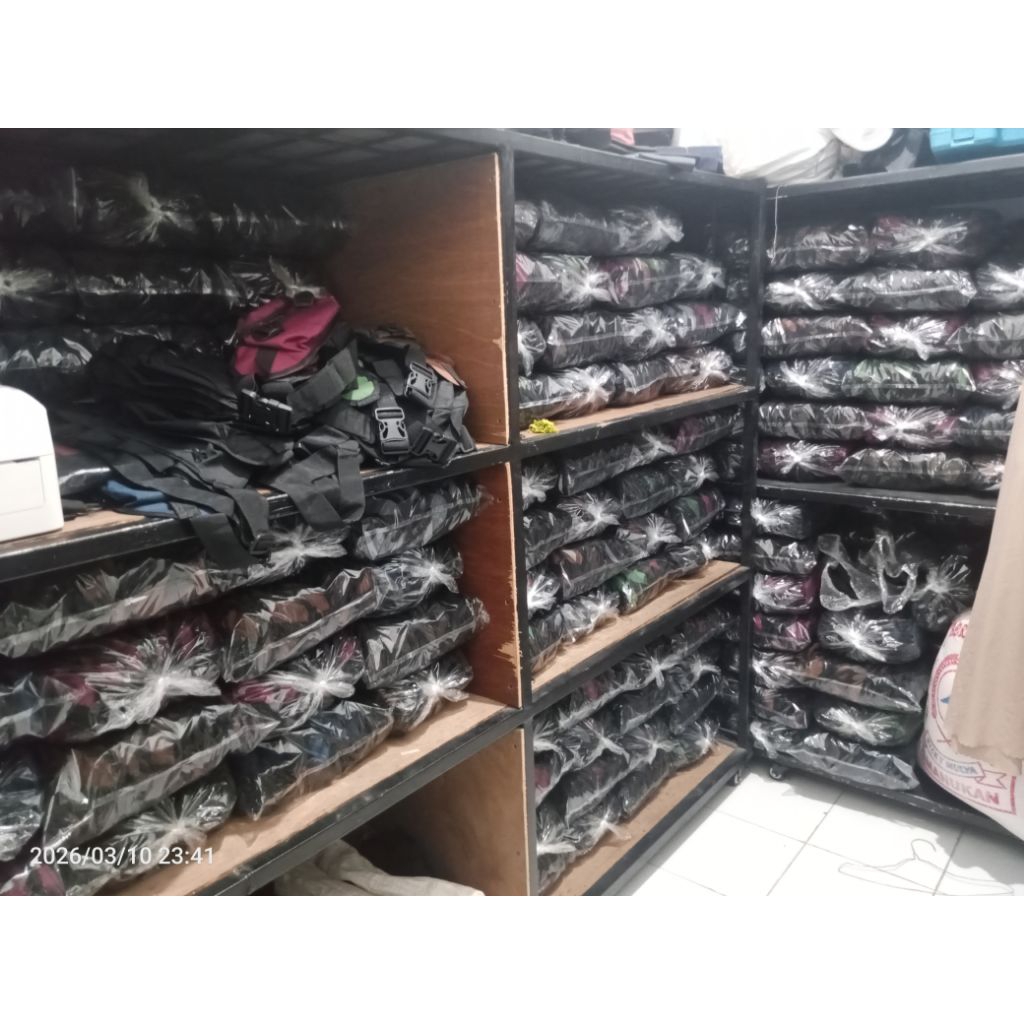 Paket usaha 12pcs Random tas pinggang selempang pria