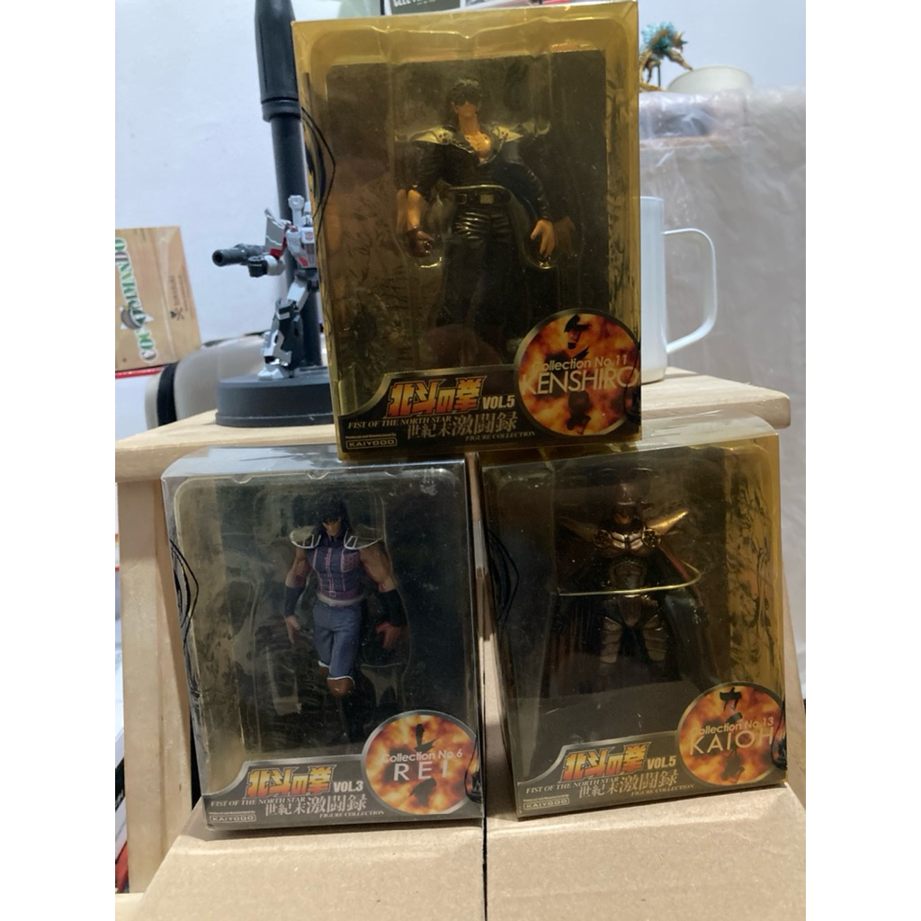 revoltech fist of the north star