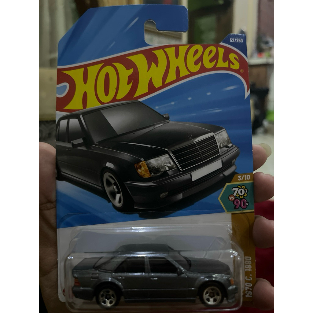 Hot wheels mercedes-benz 500 E