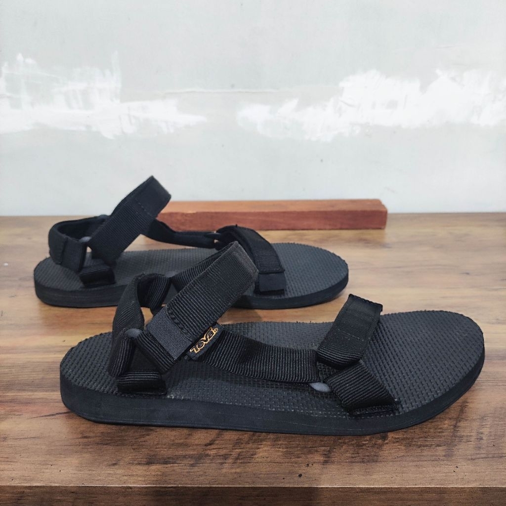 Sandal Gunung TEVA