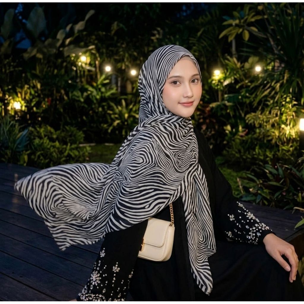 Hijab Pashmina Panjang Motif Zebra Terbaru Dan mudah di bentuk