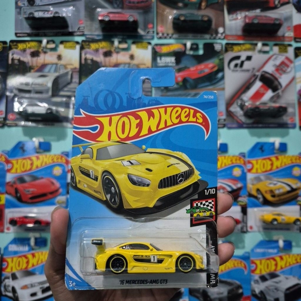HOT WHEELS MERCEDES AMG GT3 YELLOW