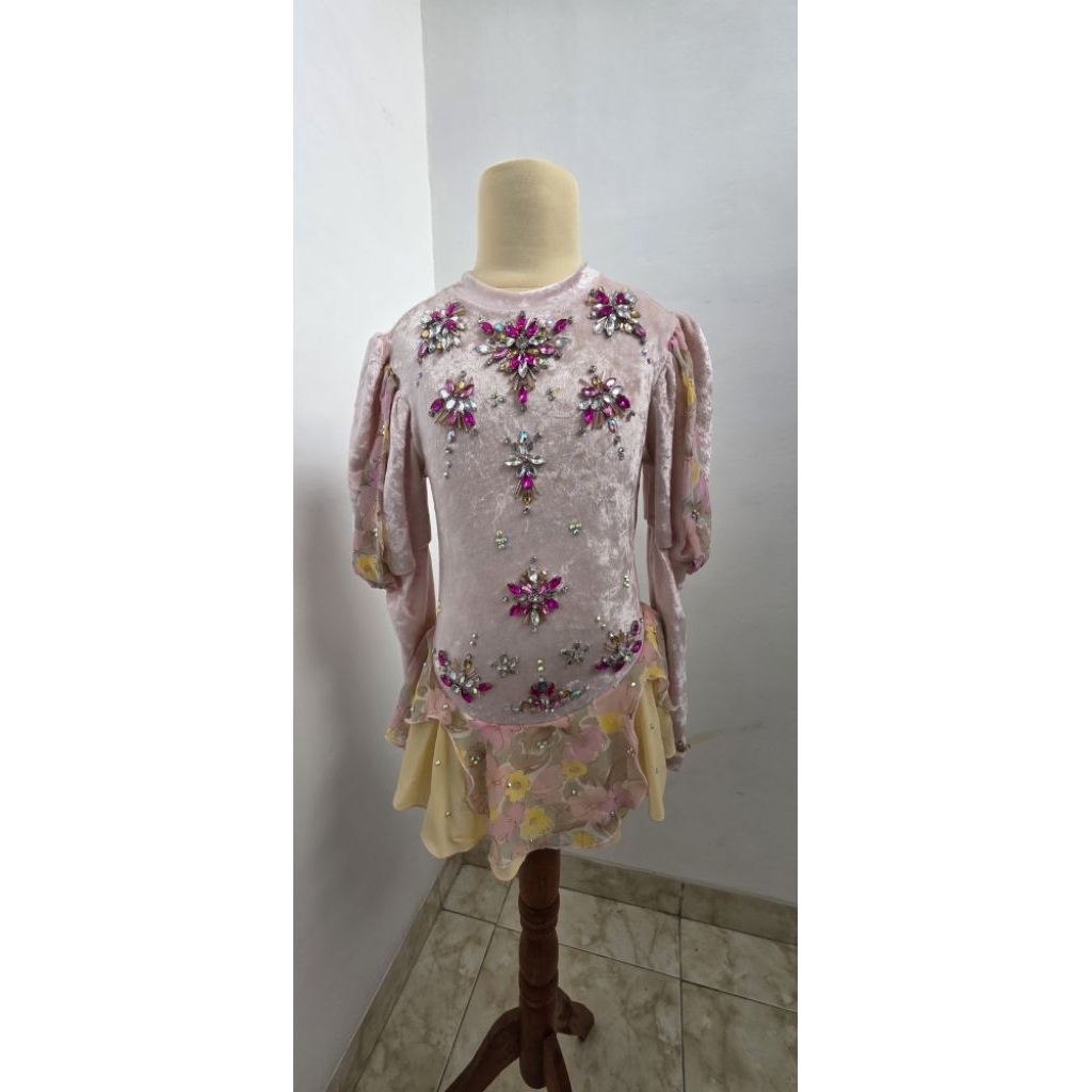 Preloved Dress/Kostum Ice Skating Kids