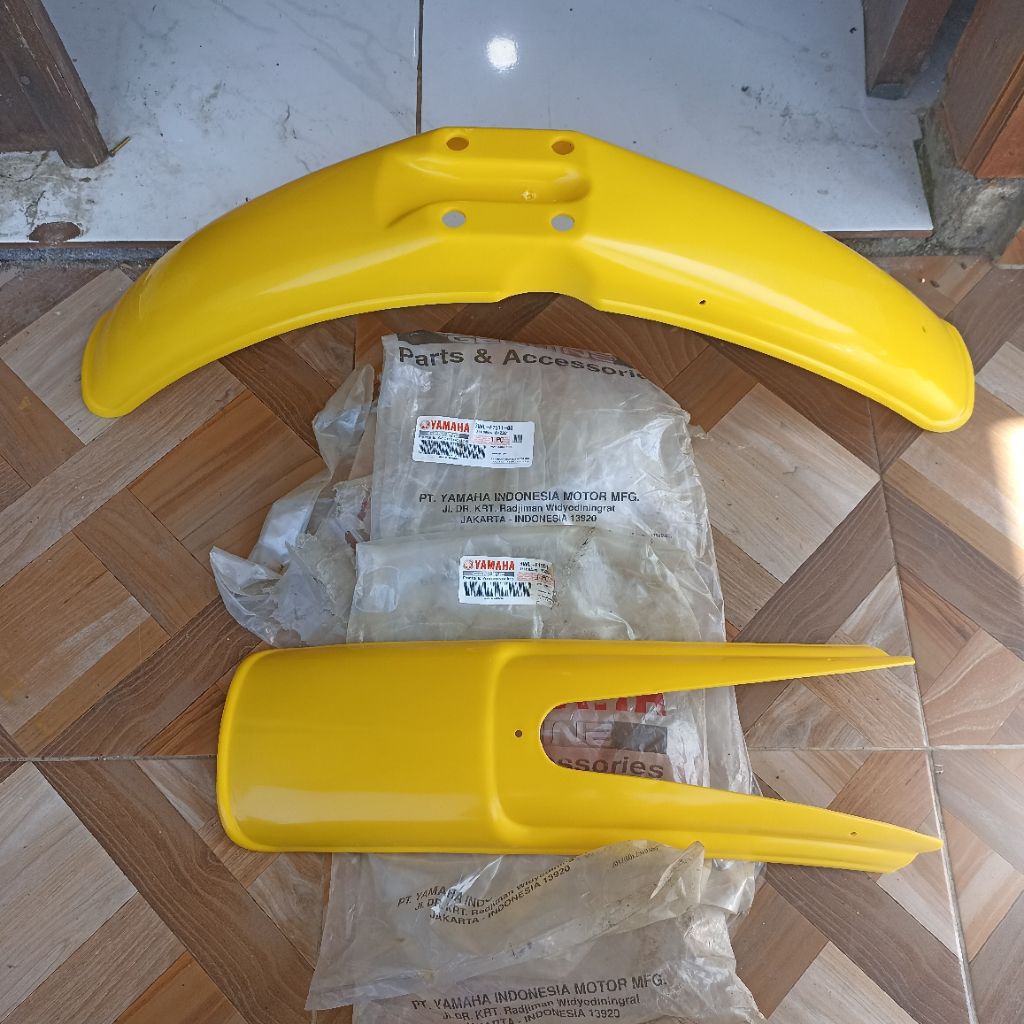 spakbor depan front fender set cover 3WL Yamaha yt115 dt100 dtx 100 Original