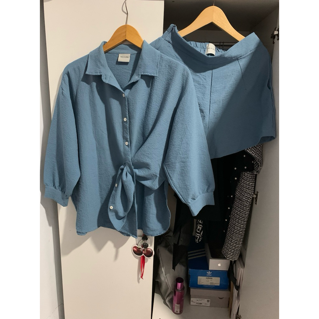 Set Blue This Is April