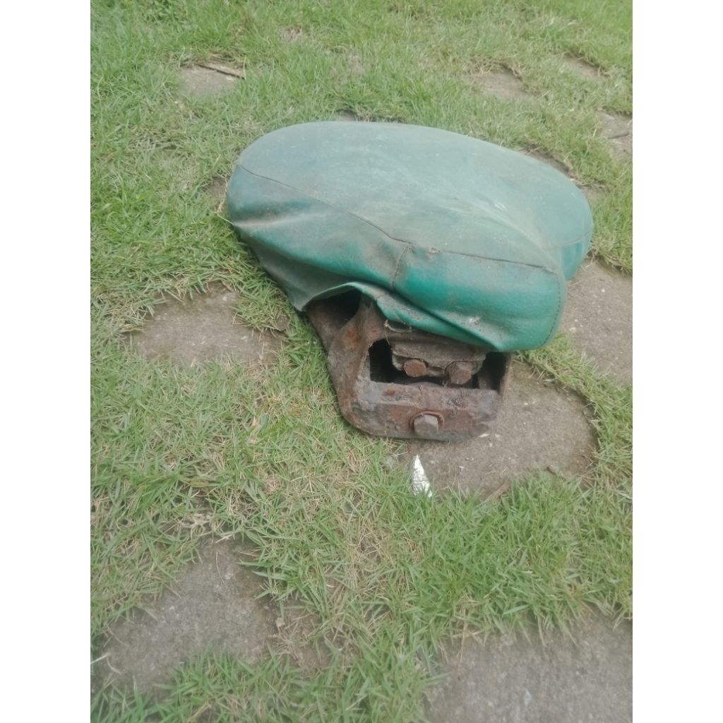 jok depan vespa pts ori copotan