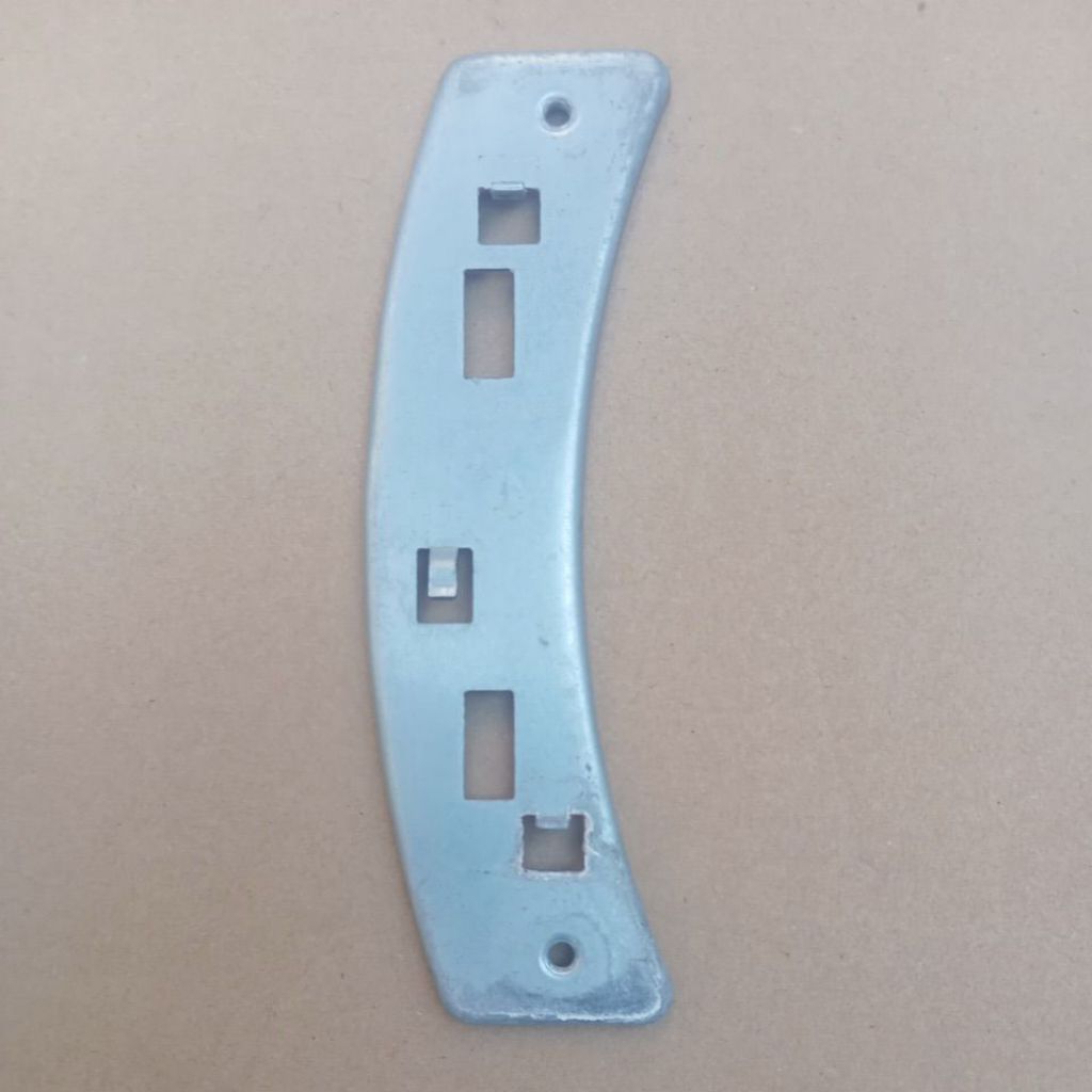 plat breaket  engsel pintu mesin cuci Shatp ES FL 1073W, ES FL 1083W, ES FL 1491XW