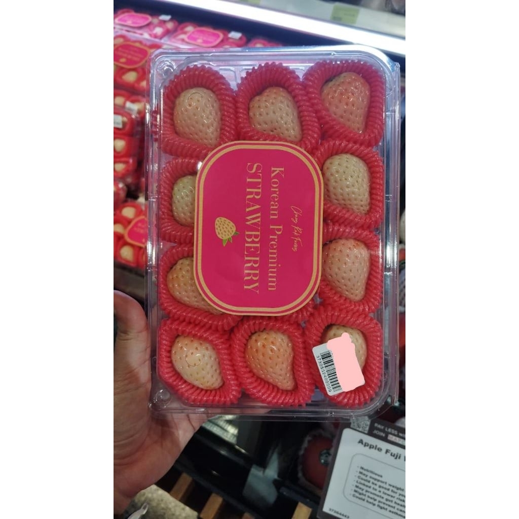 Buah strawberry pink super strawberry Korea pink gift pack 330 gram