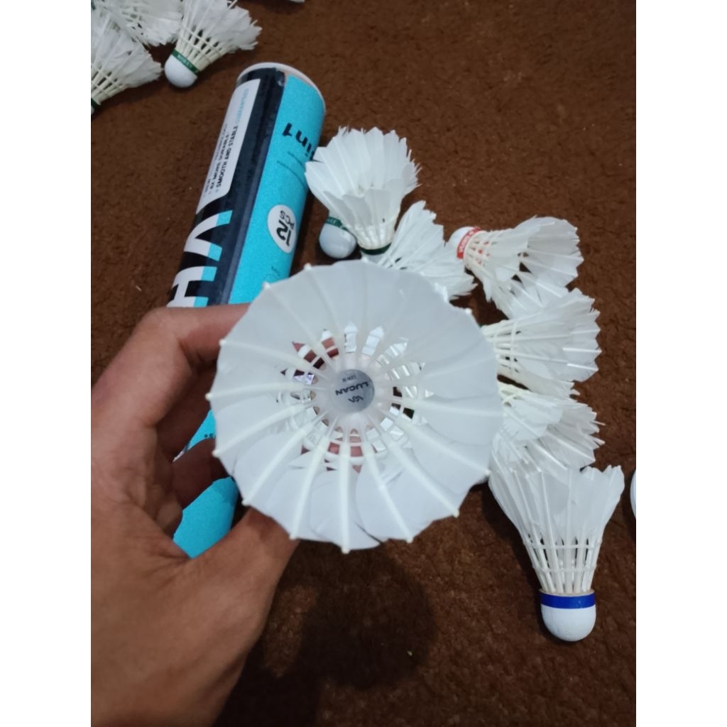 Shuttlecock premium bekas drilling kondisi 98%