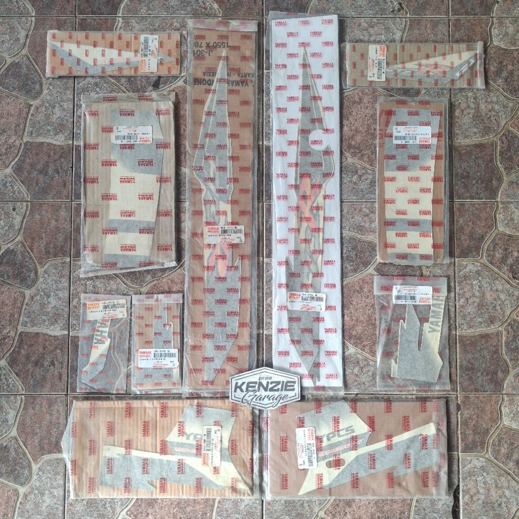 Stiker Striping Sticker F1ZR FIZR Hitam Putih 2002 Original YGP