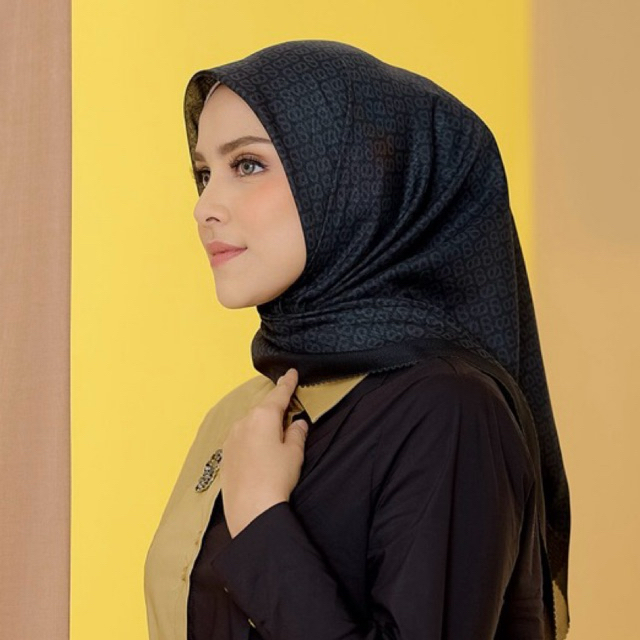 Buttonscarves The Tapis Square Series Hijab Premium Original