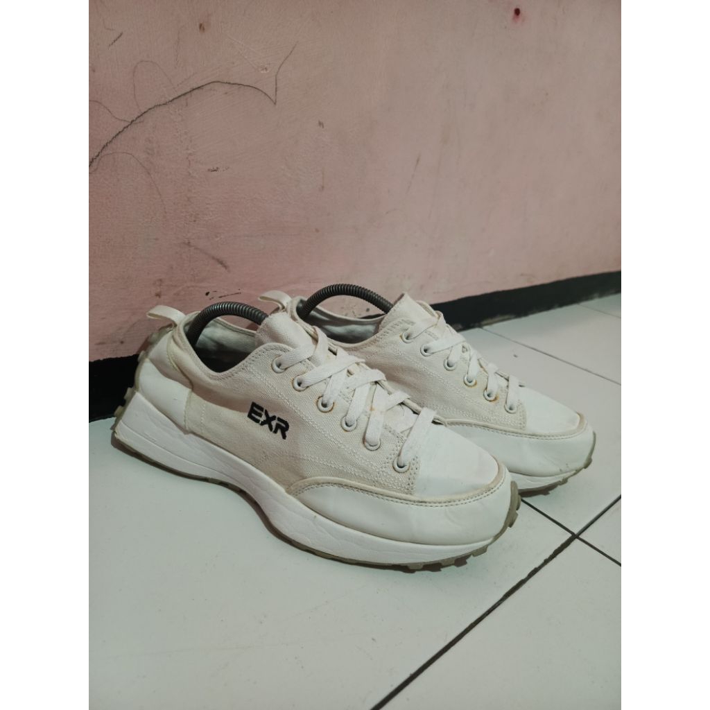 Sepatu Sneakers Exr Performance Clay 83 Ivr size - 43 fit to 42,5