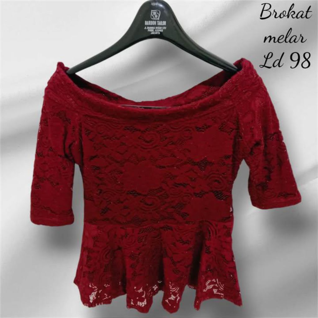 preloved blouse brokat sabrina maroon