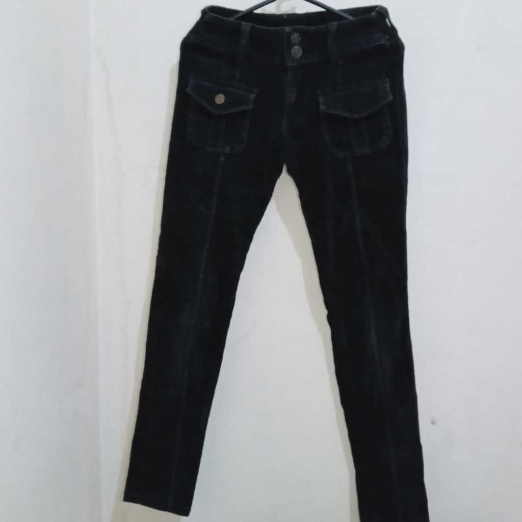 Celana Corduroy Hitam [Preloved]