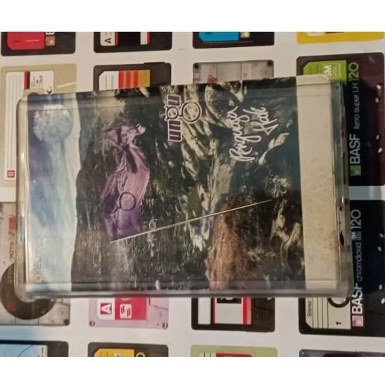 kaset pita ungu album penguasa hati