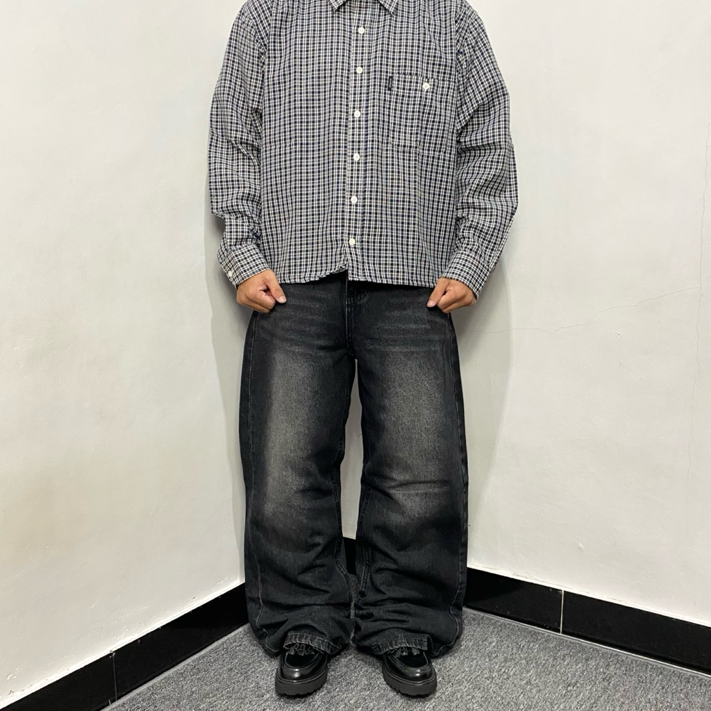 Unknown baggy black washed jeans