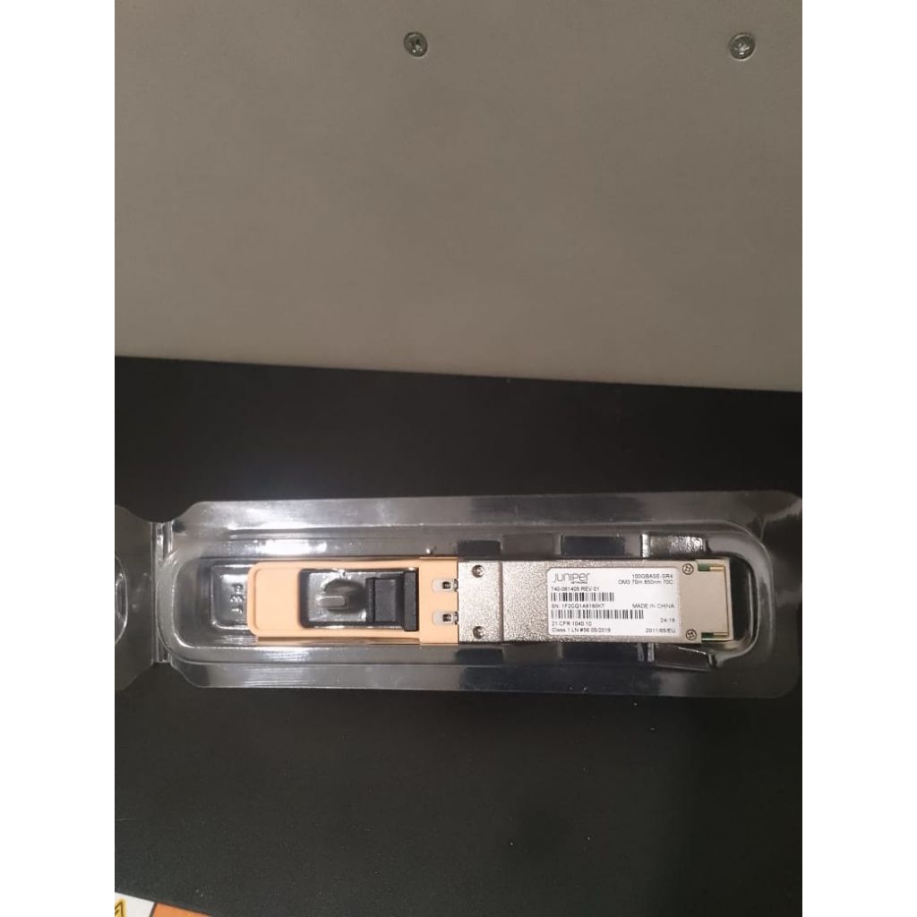 Juniper Networks QSFP 100G SR4 OM3 70m 850nm QSFP28 Multimode