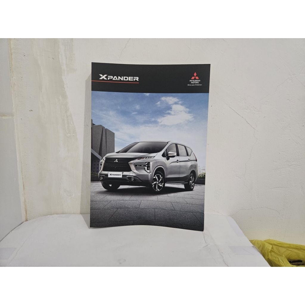 brosur katalog mobil mitsubishi xpander 2024 leaflet