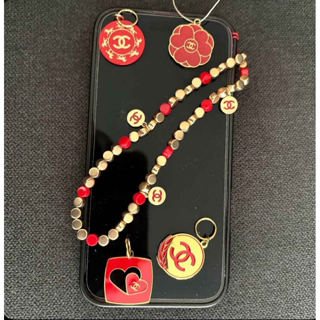 Phone Charm Gold Red – Authentic Gift Collection GWP GIFT VIP