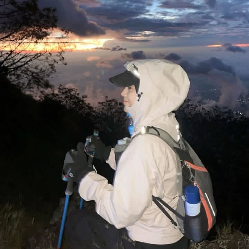 UNIQLO CAGOULE OUTDOOR JACKET